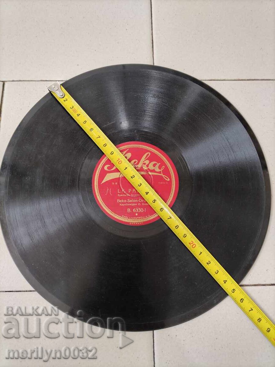 Auction Old vinyl record shellac for gramophone, 1920s Auction Old vinyl record shellac for gramophone, 1920s