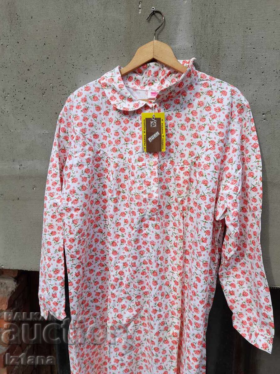 Cămașă de noapte de bătrână cu preț 32.00 BGN | € 16.36