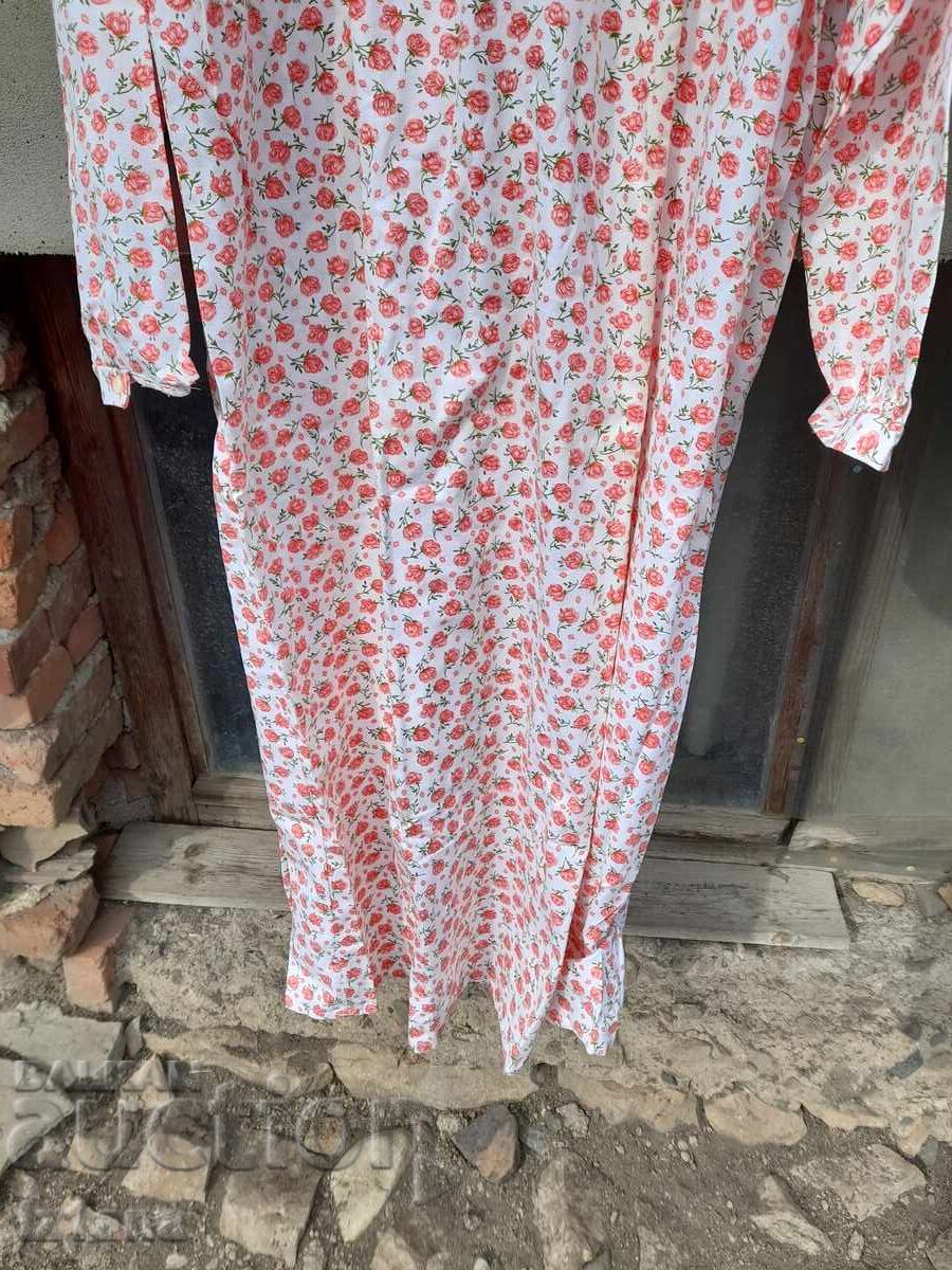 Licitație Cămașă de noapte de bătrână
