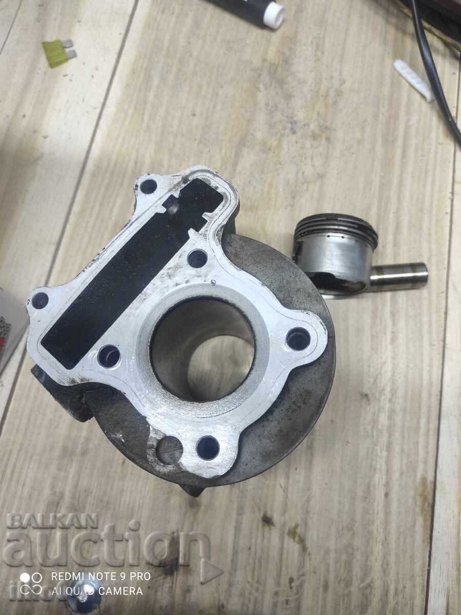 Cylinder and piston for Chinese scooter Gy6