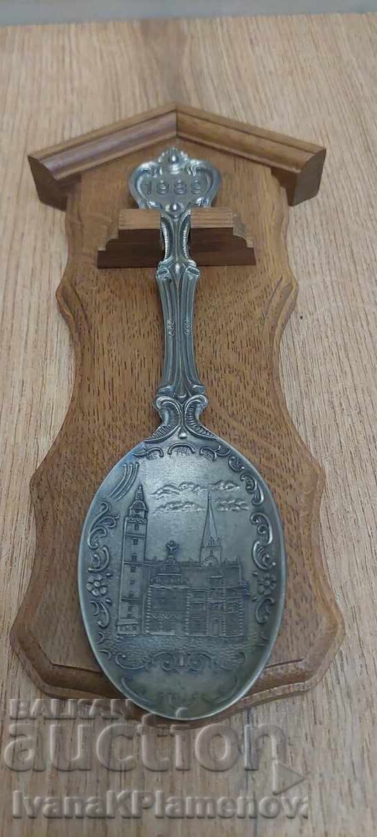 Auction  Souvenir for connoisseurs