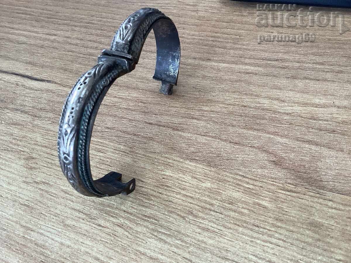 Delivery of Renaissance silver bracelet Sachan jewelry Ethnography Delivery of Renaissance silver bracelet Sachan jewelry Ethnography