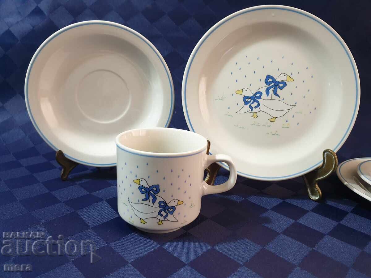 Auction Porcelain coffee, tea, milk service with goose decor Auction Porcelain coffee, tea, milk service with goose decor