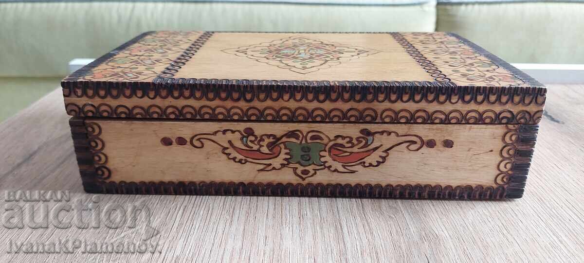 Pyrographed wooden box, excellent for connoisseurs with price 22.00 BGN | € 11.25 Pyrographed wooden box, excellent for connoisseurs with price 22.00 BGN | € 11.25