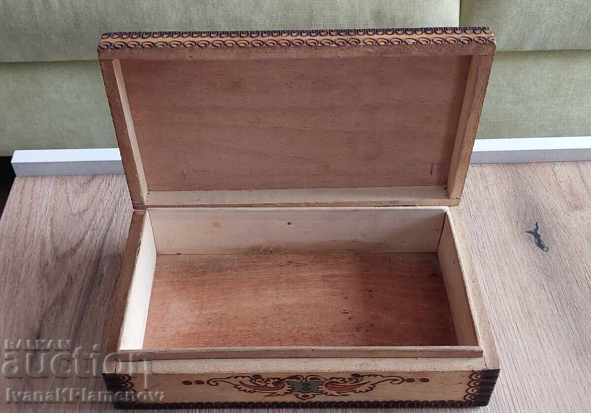 Pyrographed wooden box, excellent for connoisseurs - 5 Pyrographed wooden box, excellent for connoisseurs - 5