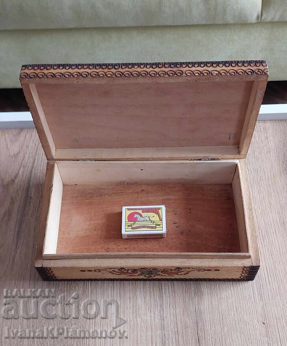 Pyrographed wooden box, excellent for connoisseurs - 7 Pyrographed wooden box, excellent for connoisseurs - 7