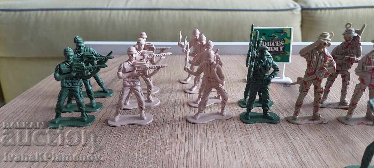 Figures for collectors 22 pieces with price 20.00 BGN | € 10.23 Figures for collectors 22 pieces with price 20.00 BGN | € 10.23