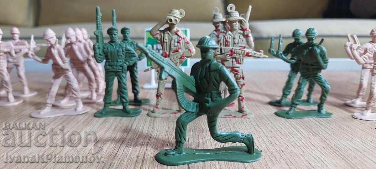 Delivery of Figures for collectors 22 pieces Delivery of Figures for collectors 22 pieces