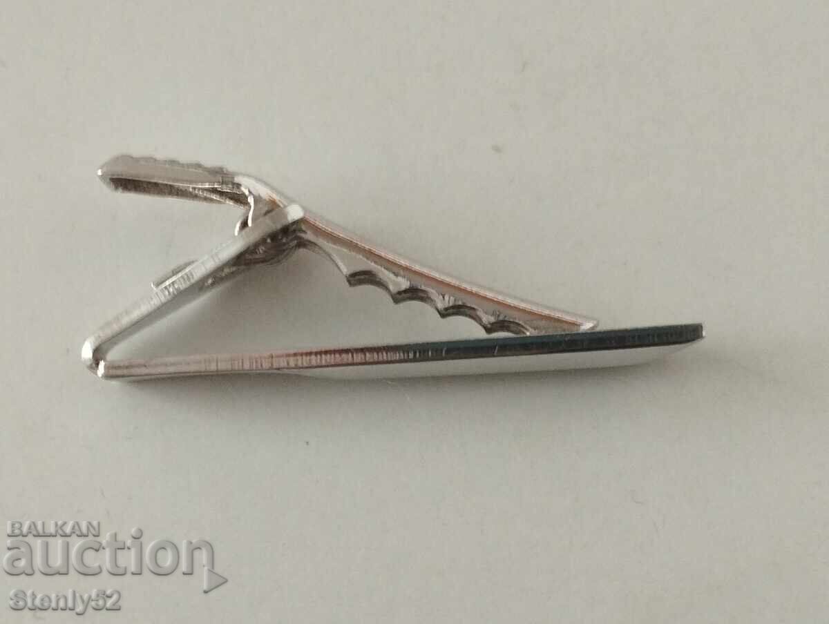 Παλιά καρφίτσα γραβάτας. με τιμή 10.00 BGN | € 5.11 Παλιά καρφίτσα γραβάτας. με τιμή 10.00 BGN | € 5.11