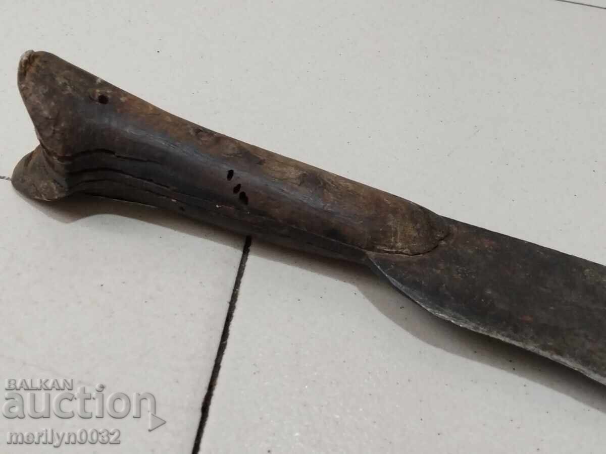 Delivery of Macedonian shepherd's knife without scabbard, made of satyr horn