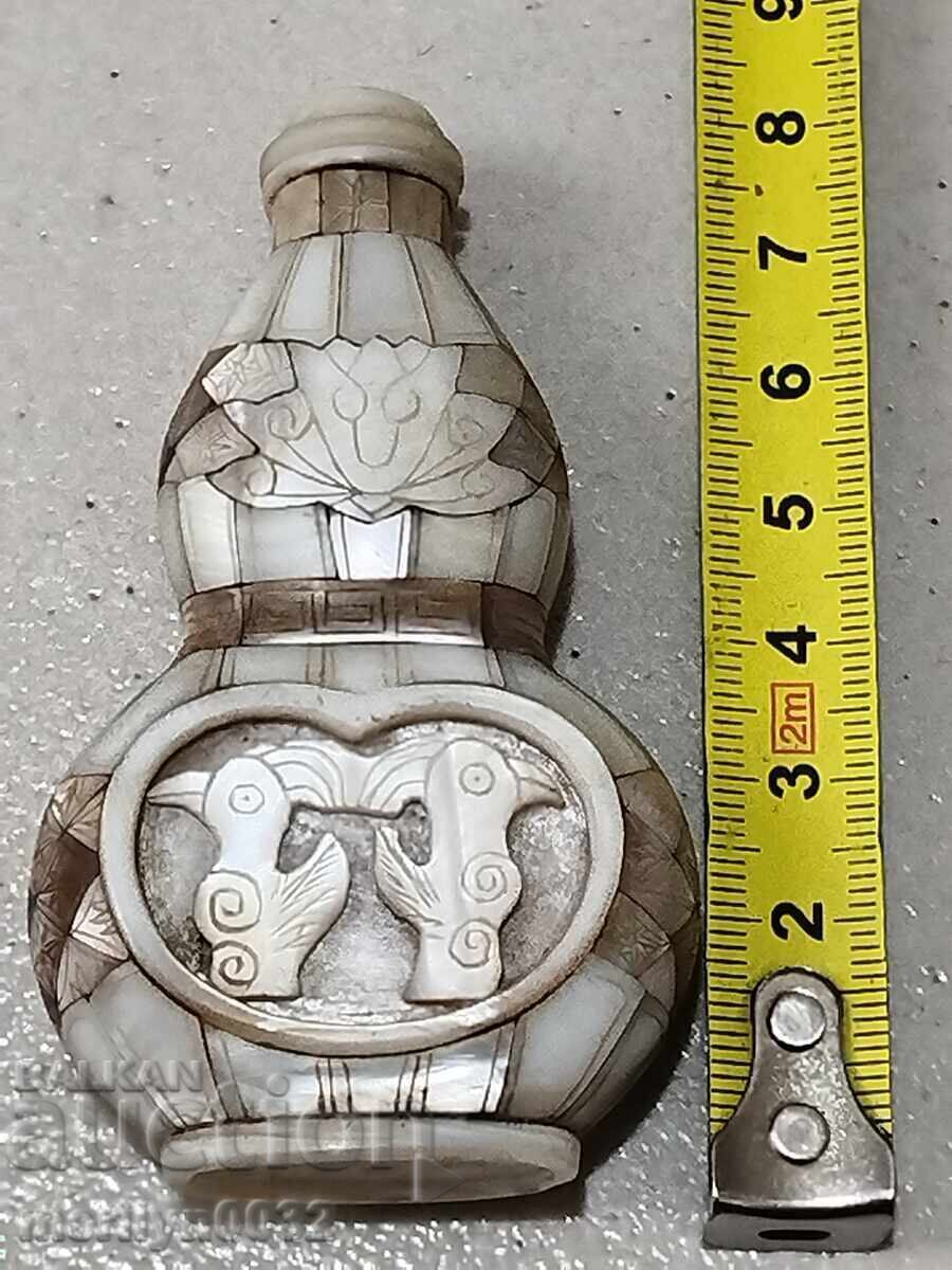 Delivery of Mother-of-pearl perfume bottle of a hajiyka grandmother Jerusalem Delivery of Mother-of-pearl perfume bottle of a hajiyka grandmother Jerusalem