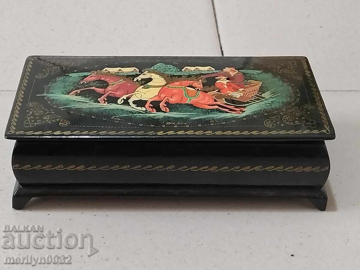 Auction  Wooden hand-painted jewelry box lacquer miniature