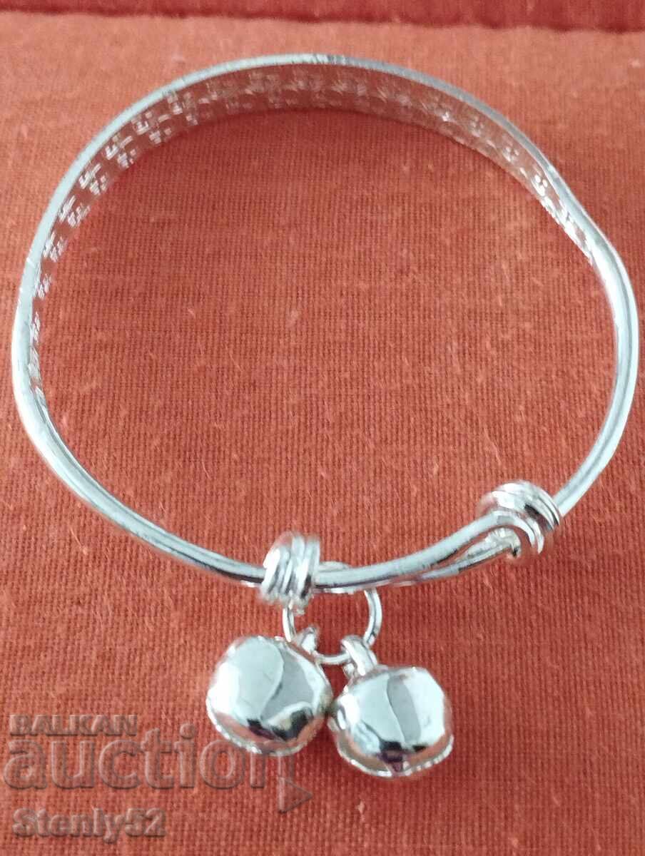 Bracelet, beautiful jewelry. with price 10.00 BGN | € 5.11 Bracelet, beautiful jewelry. with price 10.00 BGN | € 5.11