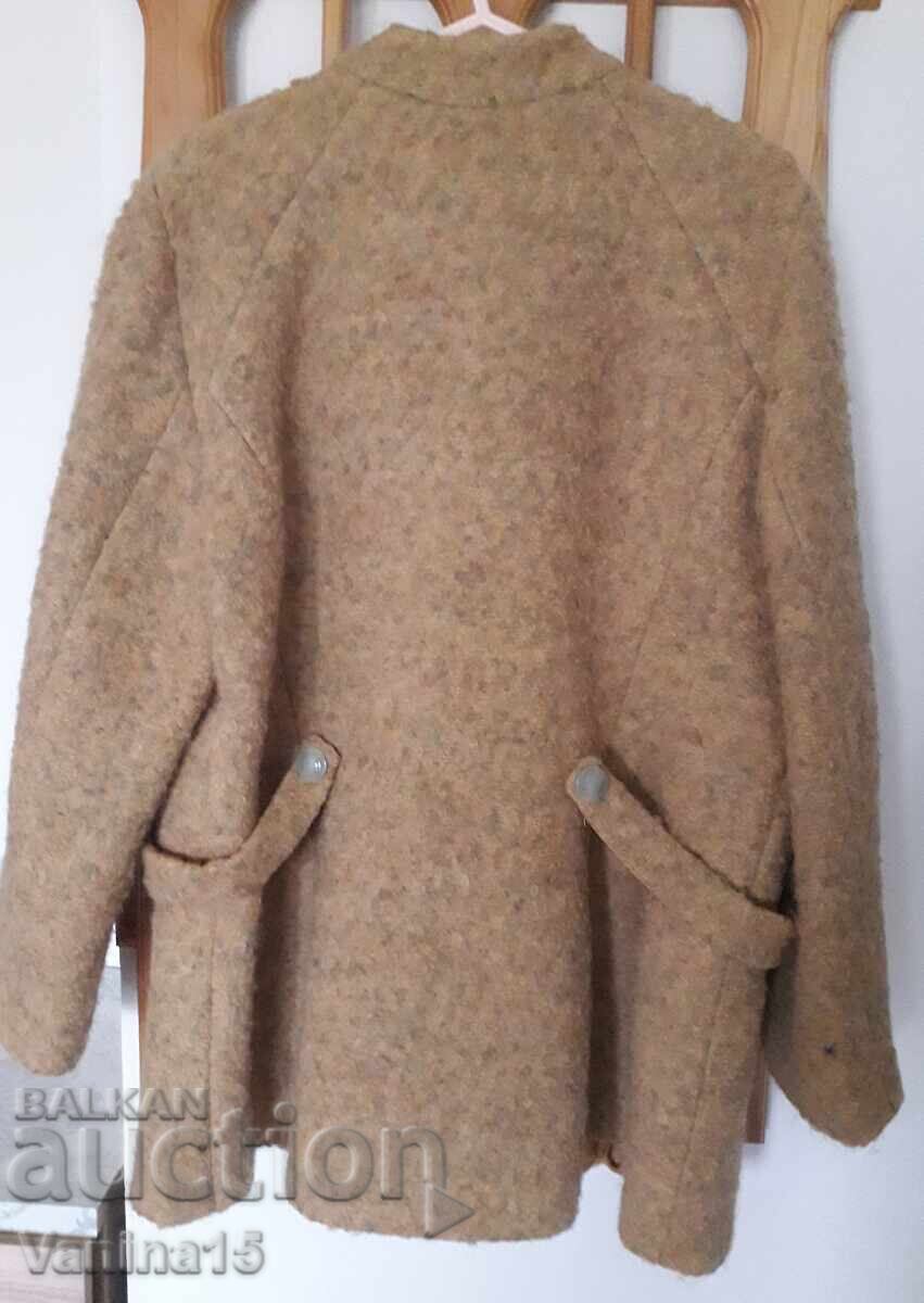 Delivery of Women's wool bouclé coat