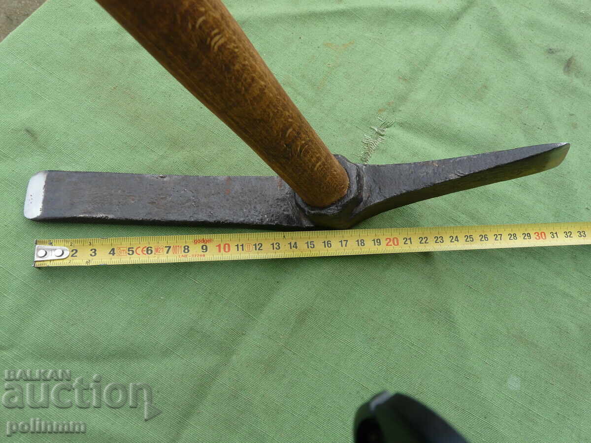 Σφυρηλατημένη αξίνα - 548 με τιμή 50.00 BGN | € 25.56 Σφυρηλατημένη αξίνα - 548 με τιμή 50.00 BGN | € 25.56