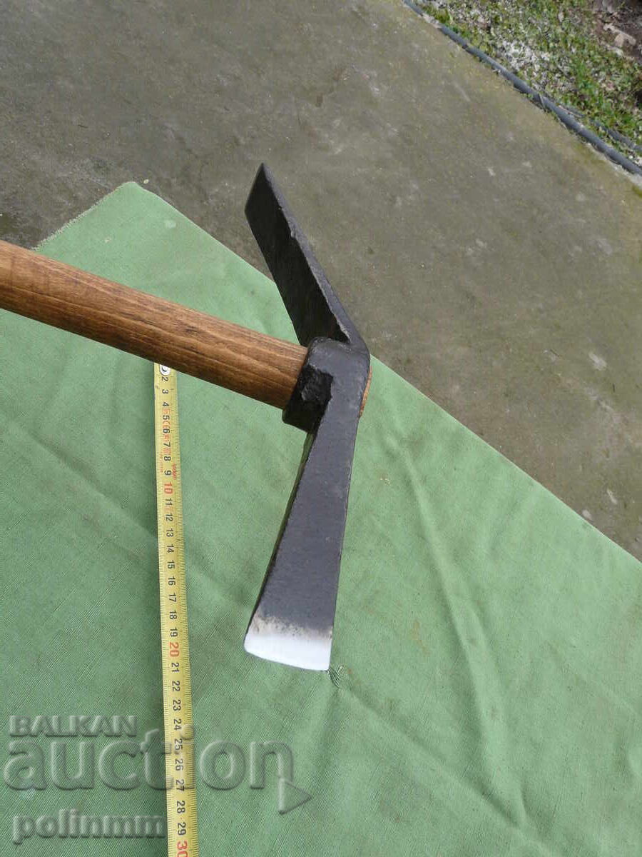 Δημοπρασία Σφυρηλατημένη αξίνα - 548 Δημοπρασία Σφυρηλατημένη αξίνα - 548