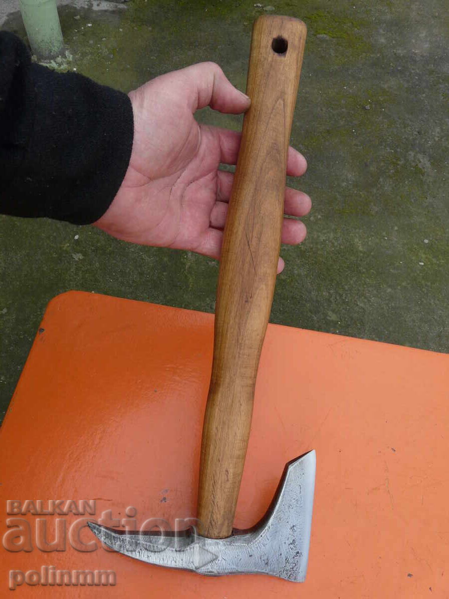 Παράδοση Παλιά σφυρήλατη αξίνα - 550 Παράδοση Παλιά σφυρήλατη αξίνα - 550