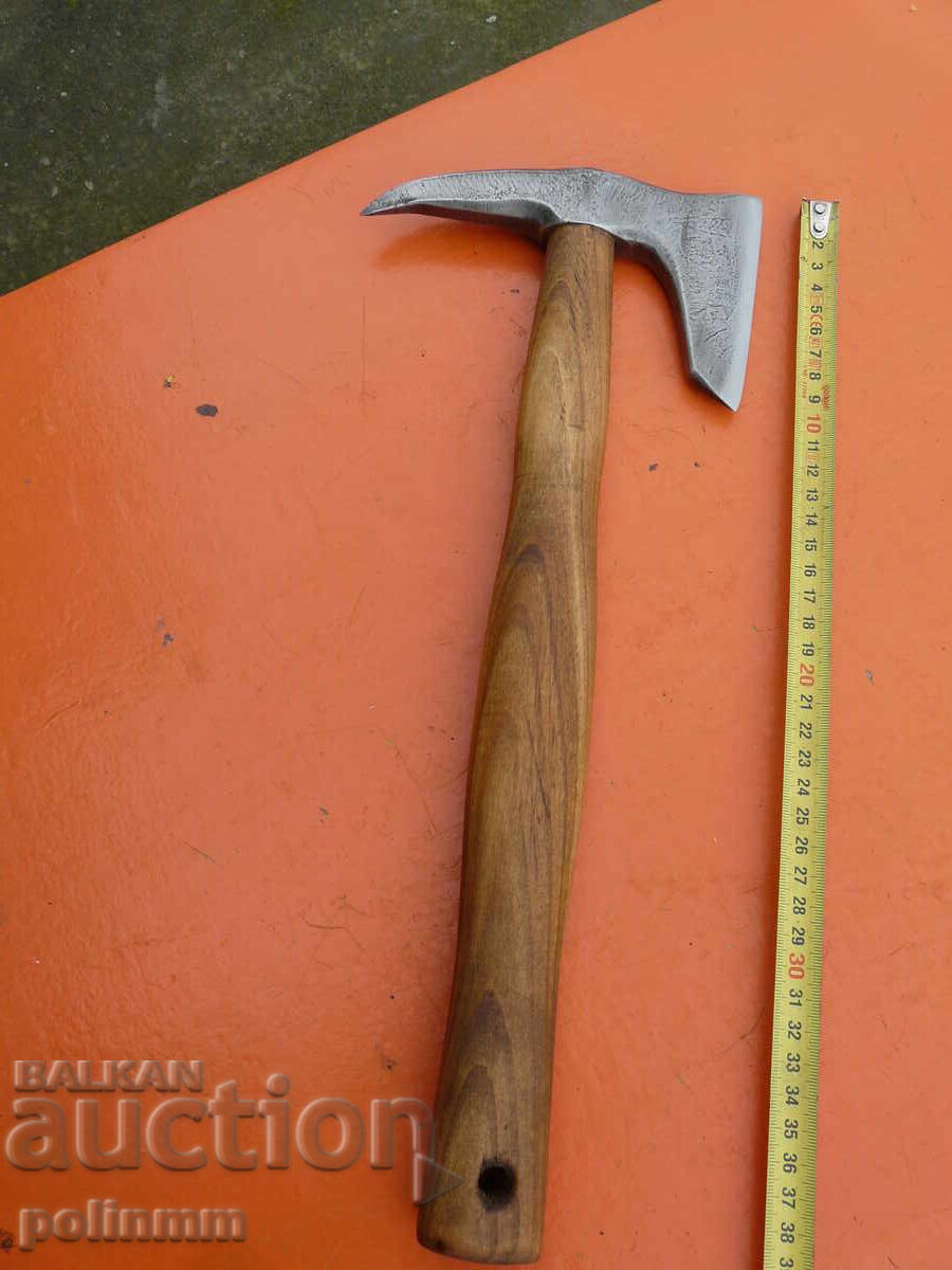 Παλιά σφυρήλατη αξίνα - 550 Παλιά σφυρήλατη αξίνα - 550