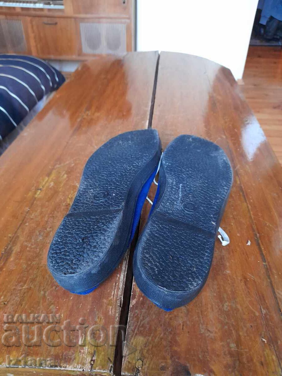 Delivery of Old rubber boots, canvas boots PIRIN Delivery of Old rubber boots, canvas boots PIRIN