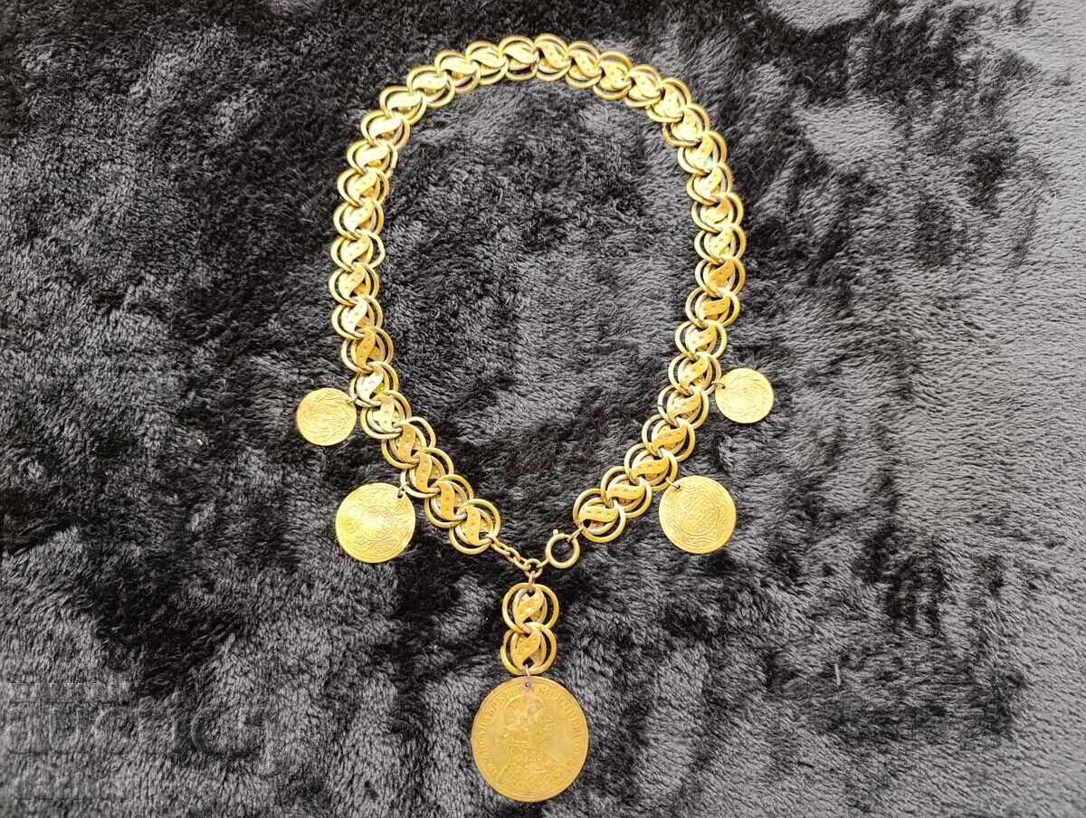 Позлатен кордон с пендари фолклорно колие накит носия 1905г Позлатен кордон с пендари фолклорно колие накит носия 1905г