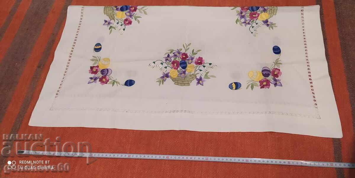 Licitație Frumoasă față de masă brodată nouă Licitație Frumoasă față de masă brodată nouă