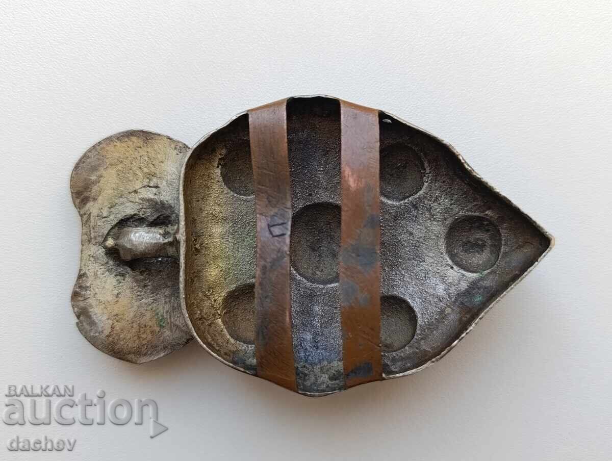 Παράδοση Αναγεννησιακή ασημένια στολή ζώνης με μισή πόρπη 19ου αιώνα