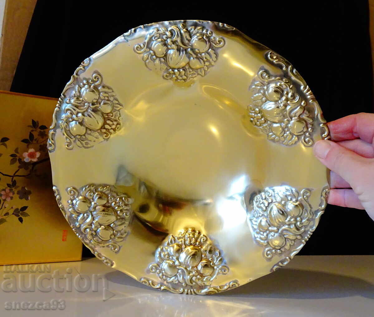 Bronze fruit bowl, embossed fruits, Baroque Bronze fruit bowl, embossed fruits, Baroque