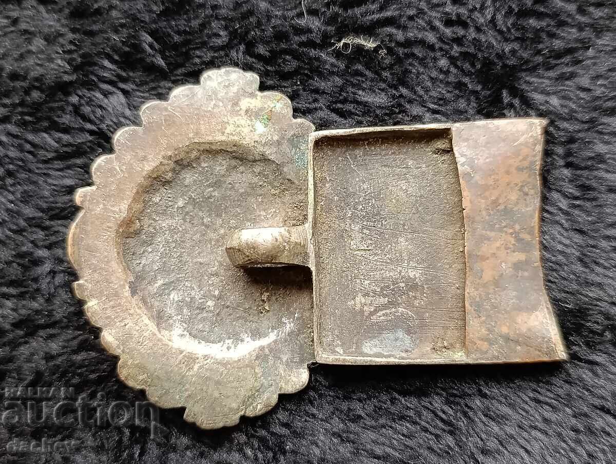 Costum renascentist cu centură cu jumătate de cataramă din argint secolul al XIX-lea cu preț € 77.00 | 150.60 BGN Costum renascentist cu centură cu jumătate de cataramă din argint secolul al XIX-lea cu preț € 77.00 | 150.60 BGN