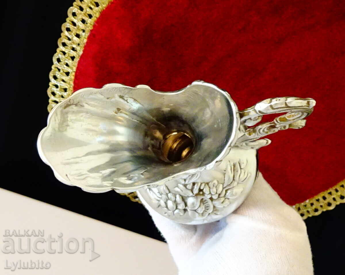 Italian embossed pewter jug, Baroque - 7 Italian embossed pewter jug, Baroque - 7