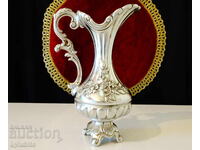 Ιταλική ανάγλυφη κανάτα από κασσίτερο, μπαρόκ