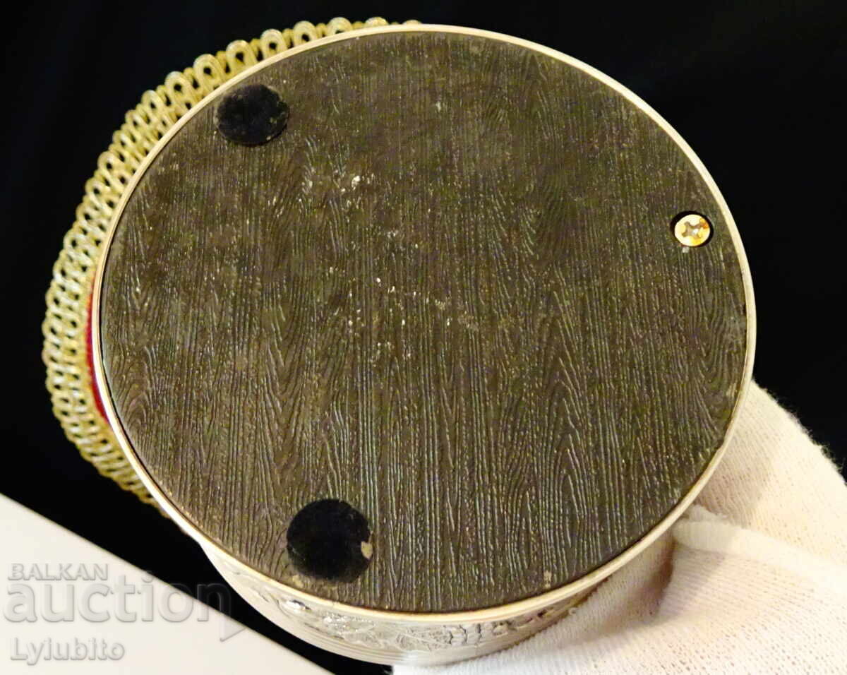 Delivery of Silver-plated bottle holder, vines Delivery of Silver-plated bottle holder, vines