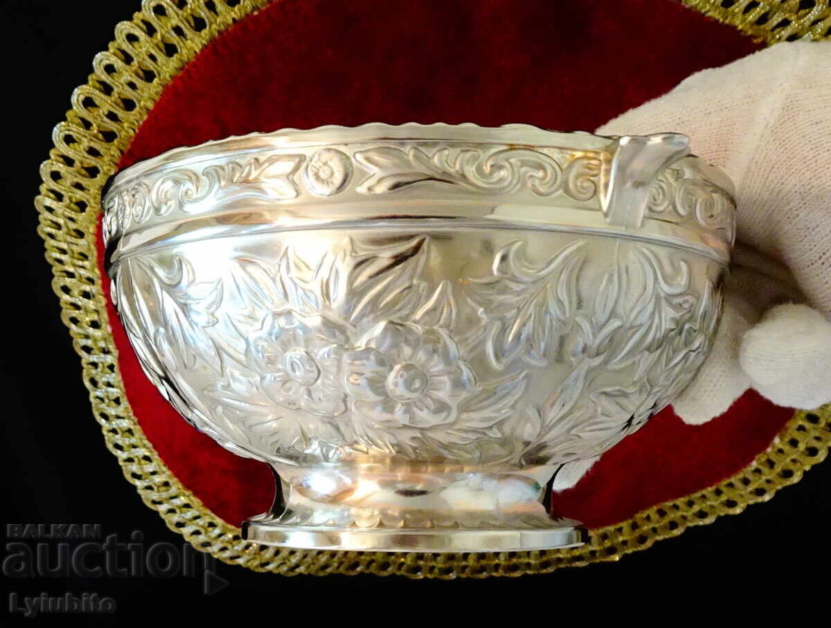 Auction Japanese silver-plated fruit bowl, relief. Auction Japanese silver-plated fruit bowl, relief.