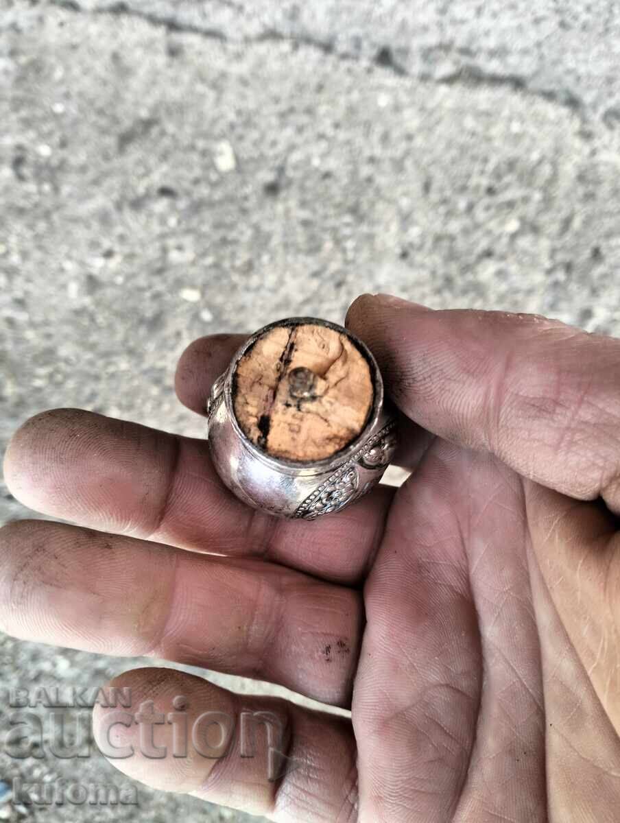 Παράδοση Παλιός επάργυρος φελλός