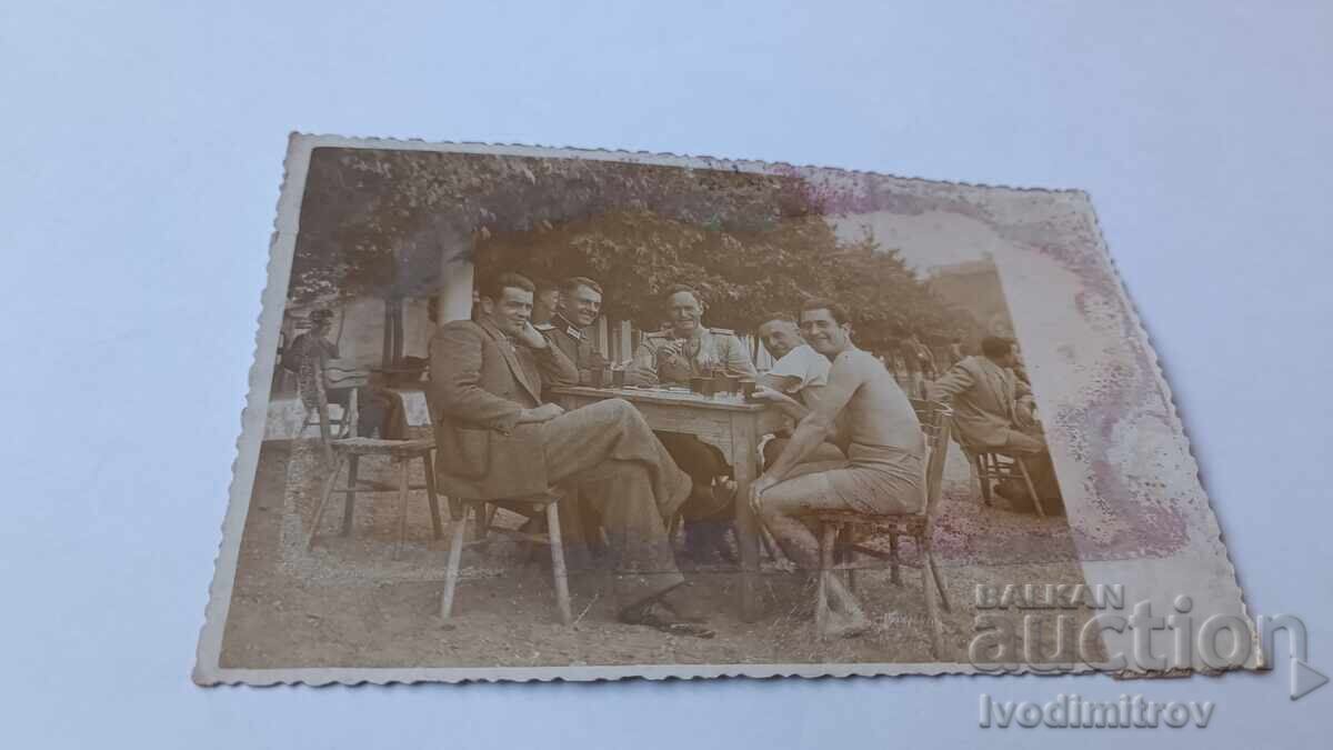 Photo Ohrid Officers and men having a drink Photo Ohrid Officers and men having a drink