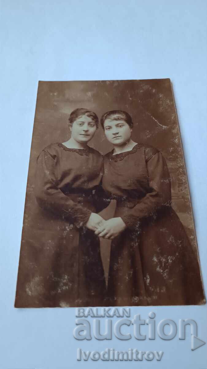 Photo Gabrovo Two young girls 1919 Photo Gabrovo Two young girls 1919