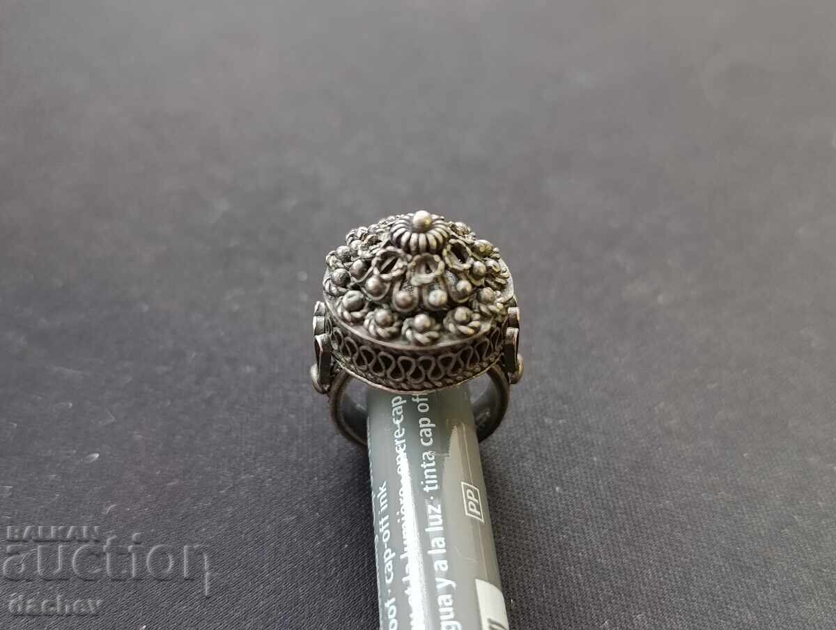 Δημοπρασία Σπάνιο αναγεννησιακό ασημένιο δαχτυλίδι φιλιγκράν κοσμήματα στολής