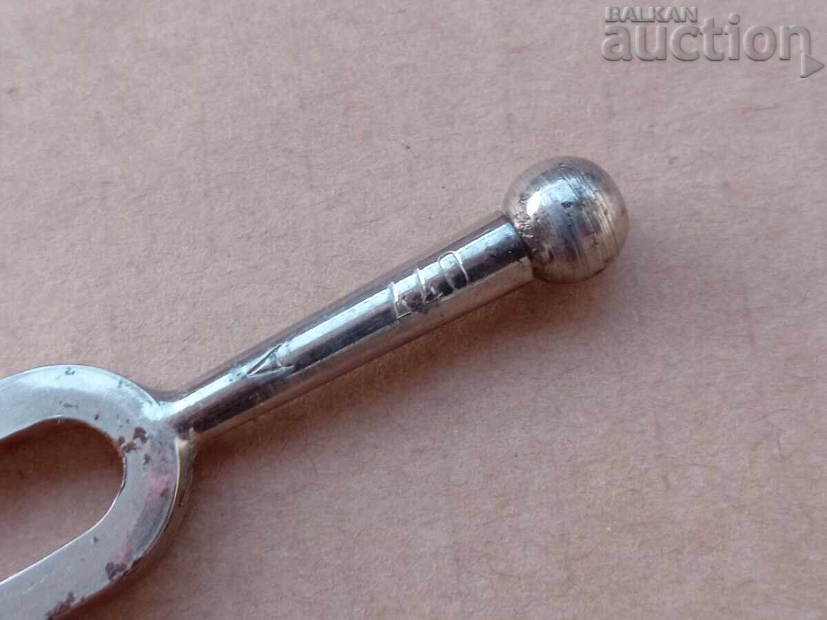 an old ptimitive tuning fork with price 21.00 BGN | € 10.74 an old ptimitive tuning fork with price 21.00 BGN | € 10.74