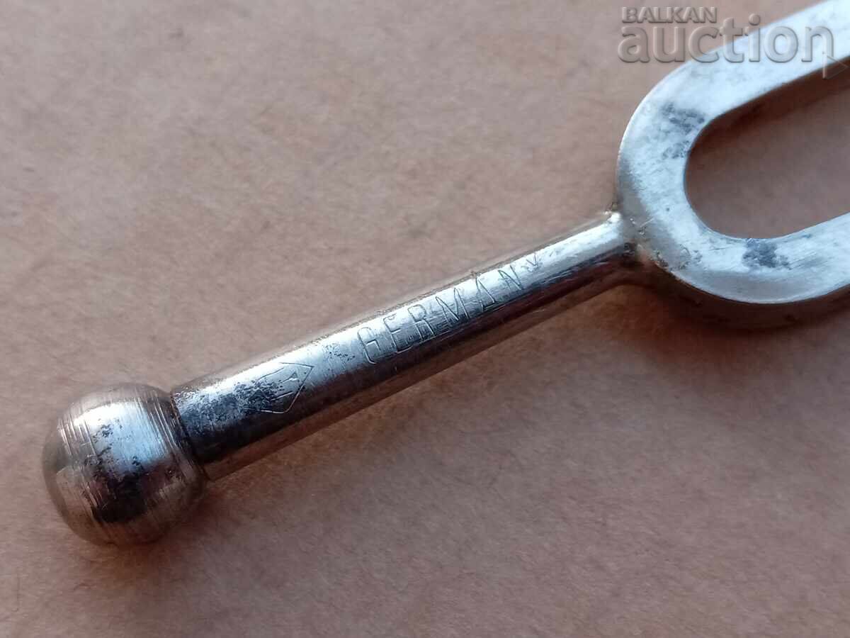 Delivery of an old ptimitive tuning fork Delivery of an old ptimitive tuning fork