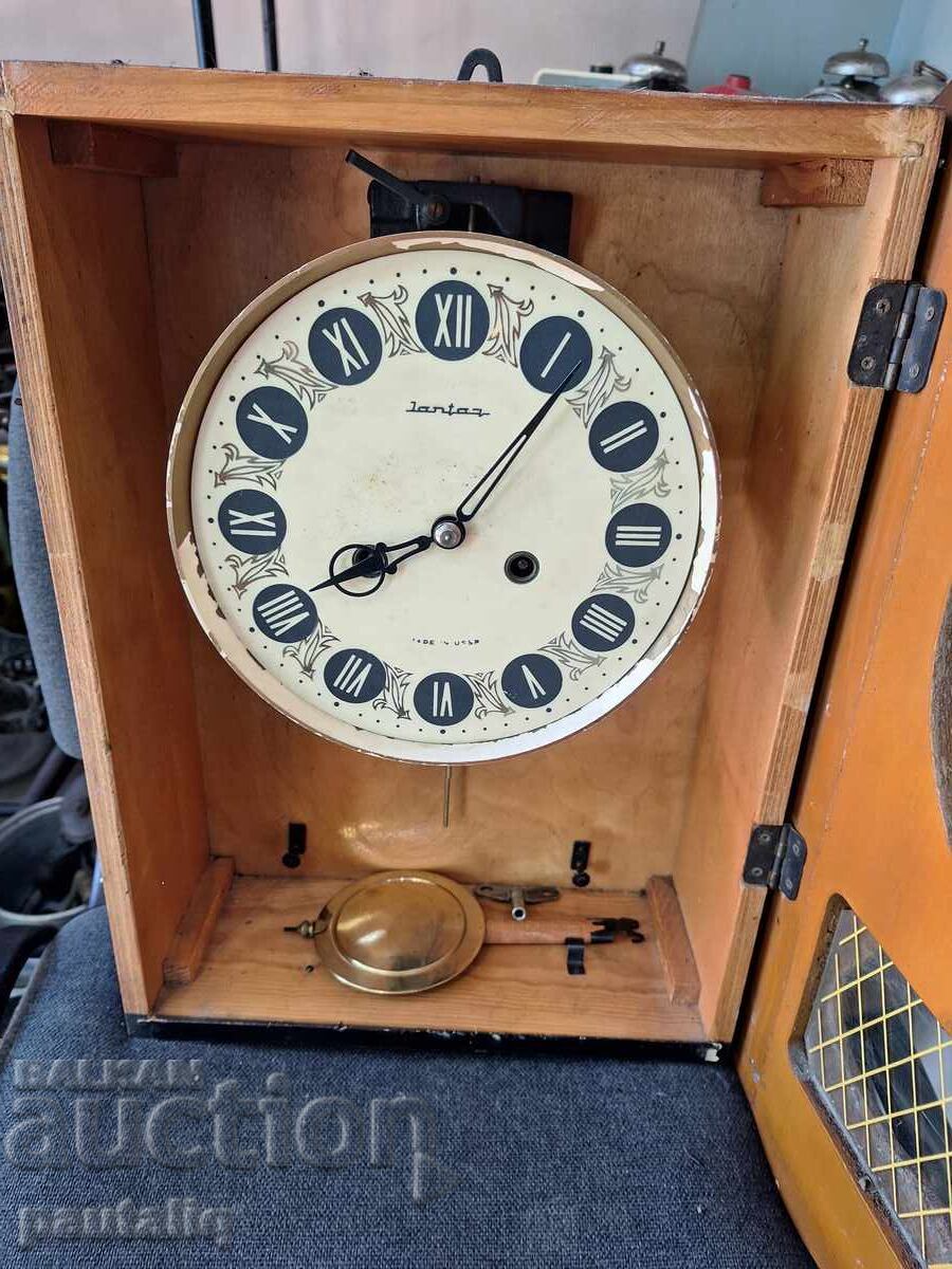 Auction  WALL CLOCK AMBER