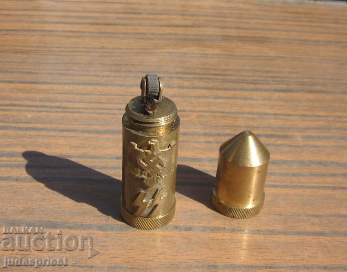 Παράδοση Γερμανικό στρατιωτικό φυσίγγιο αναπτήρα βενζίνης Β' Παγκοσμίου Πολέμου Παράδοση Γερμανικό στρατιωτικό φυσίγγιο αναπτήρα βενζίνης Β' Παγκοσμίου Πολέμου