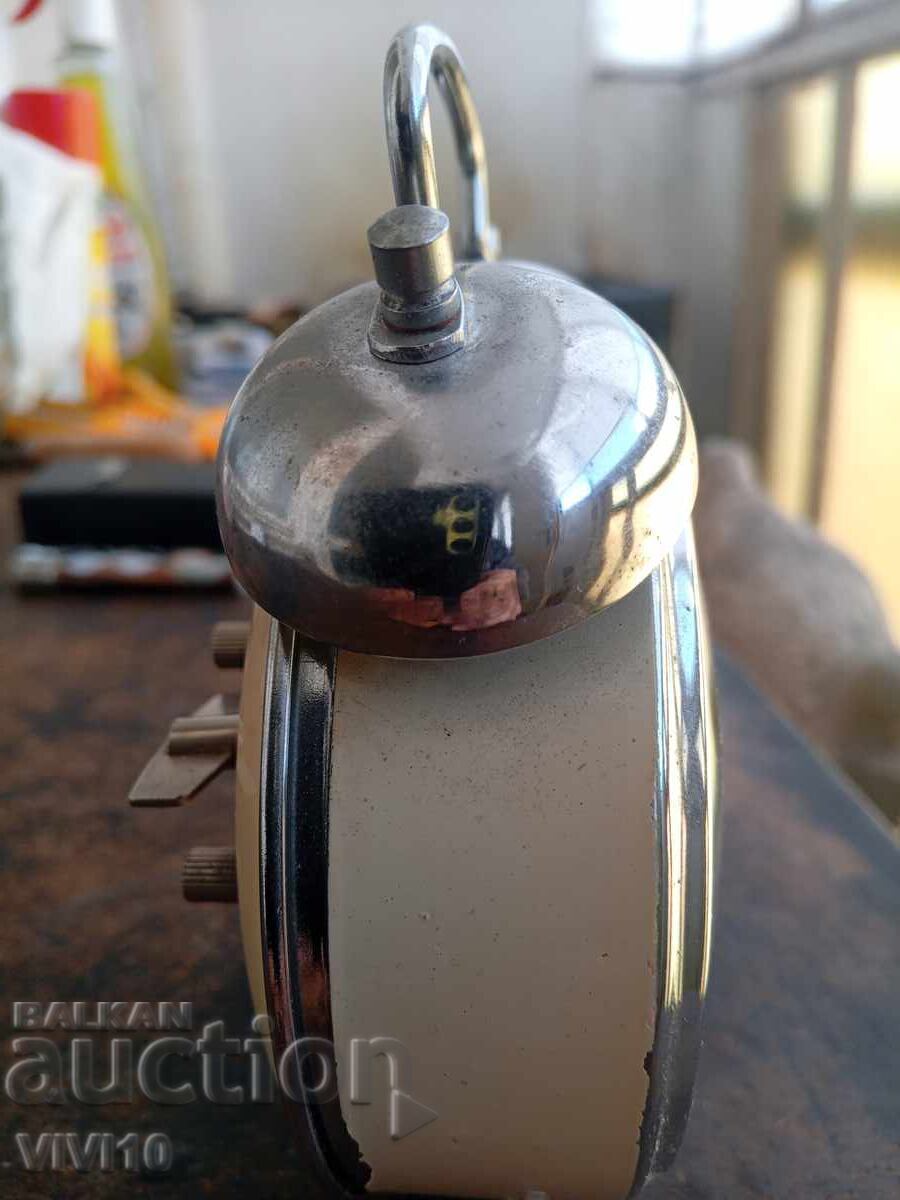 Китайски будилник. Анимация с цена € 40.00 | 78.23 лв.