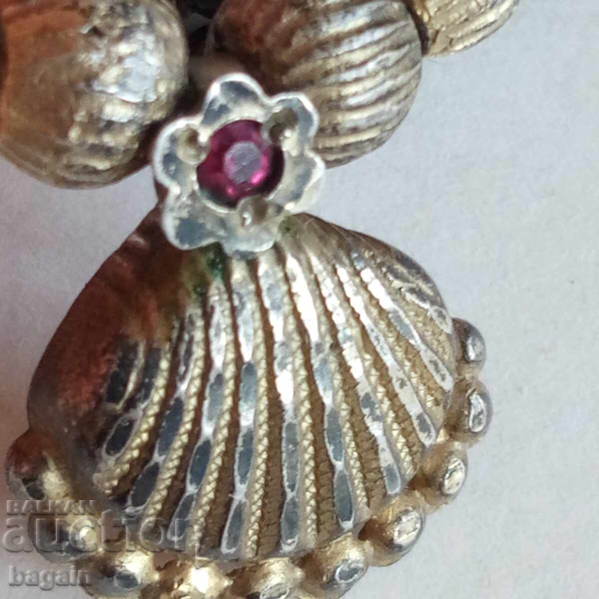 Un colier unic. cu preț 150.00 BGN | € 76.69 Un colier unic. cu preț 150.00 BGN | € 76.69