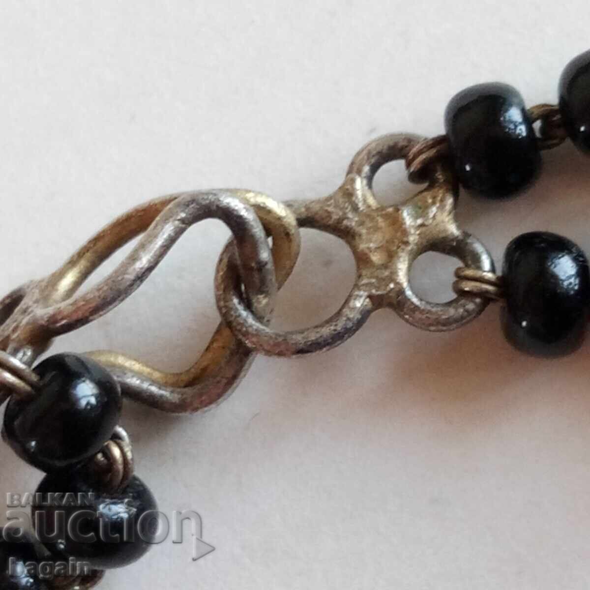A unique necklace. - 6
