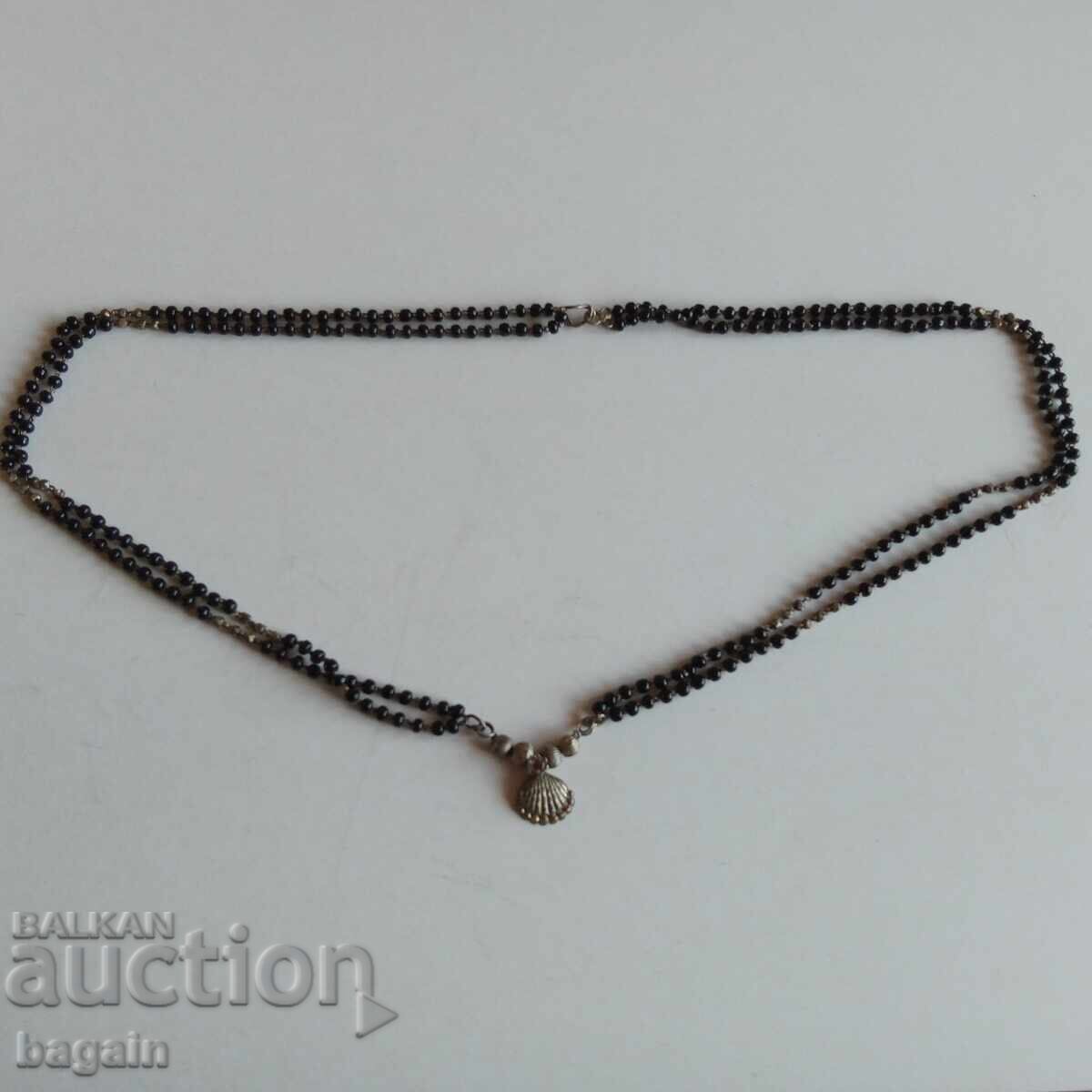 Un colier unic. Un colier unic.