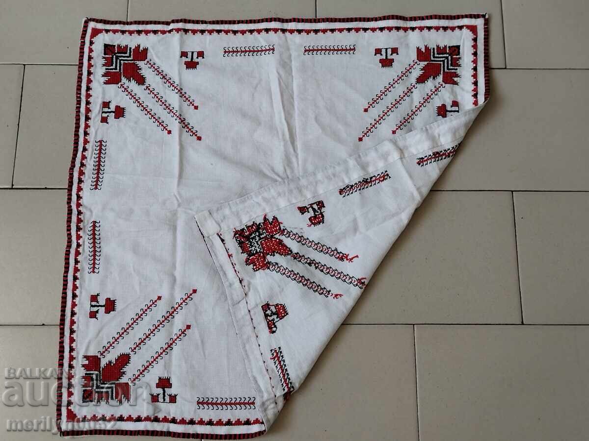 Auction Old embroidered check, tablecloth, milo, Bulgarian embroidery Auction Old embroidered check, tablecloth, milo, Bulgarian embroidery