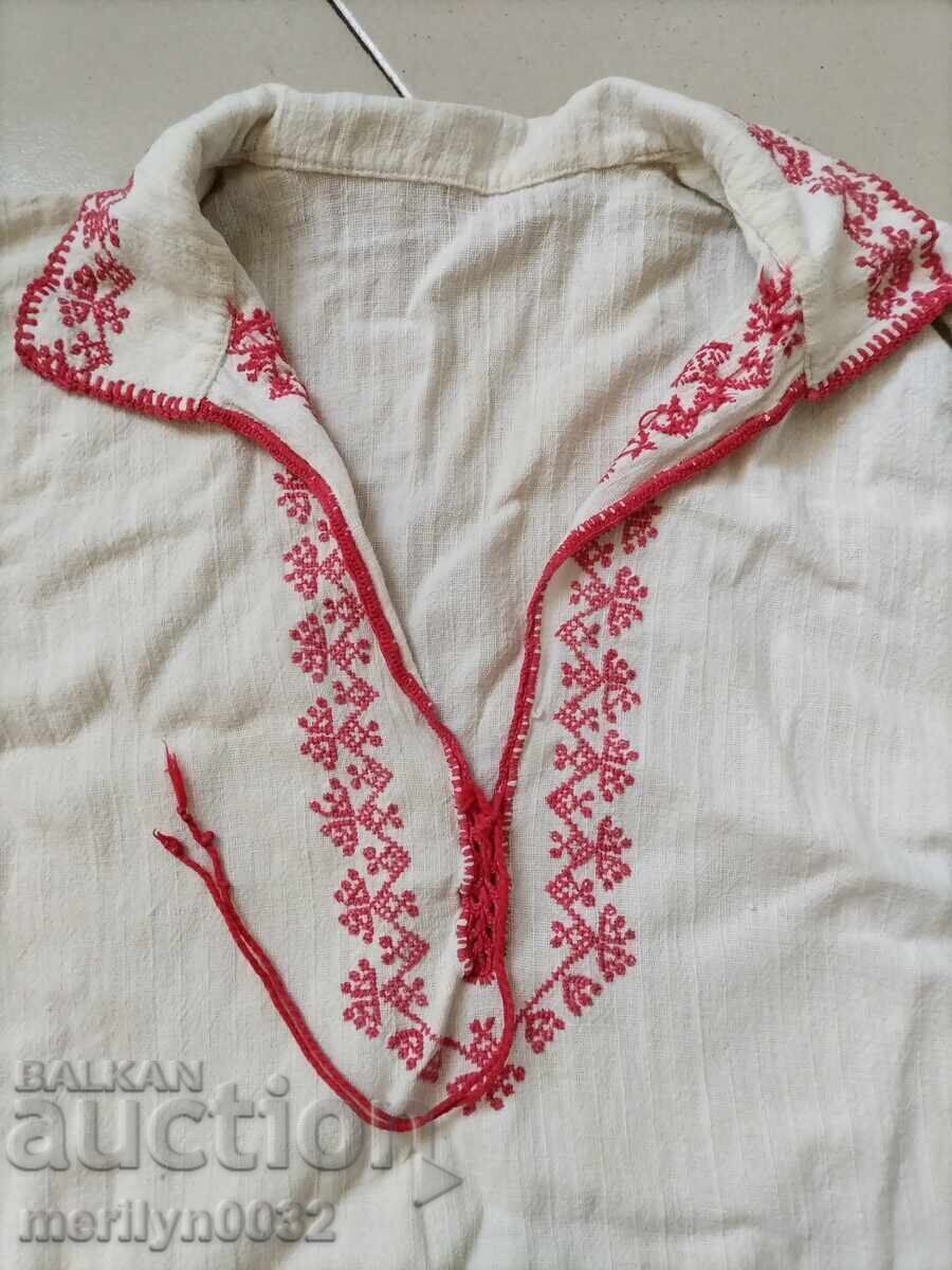 Cămașă de damă, costum brodat, sukman, cheiz, kenar cu preț € 106.18 | 207.67 BGN Cămașă de damă, costum brodat, sukman, cheiz, kenar cu preț € 106.18 | 207.67 BGN