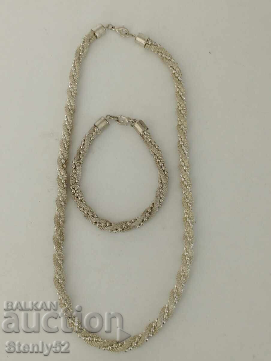 Σετ επάργυρο κολιέ και βραχιόλι. Σετ επάργυρο κολιέ και βραχιόλι.