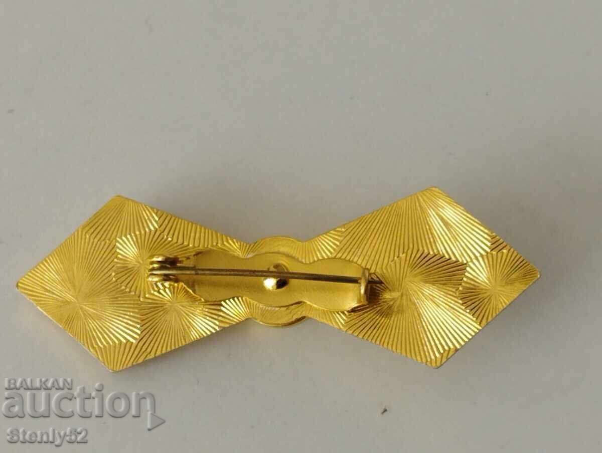 Brosa veche. cu preț € 6.00 | 11.73 BGN