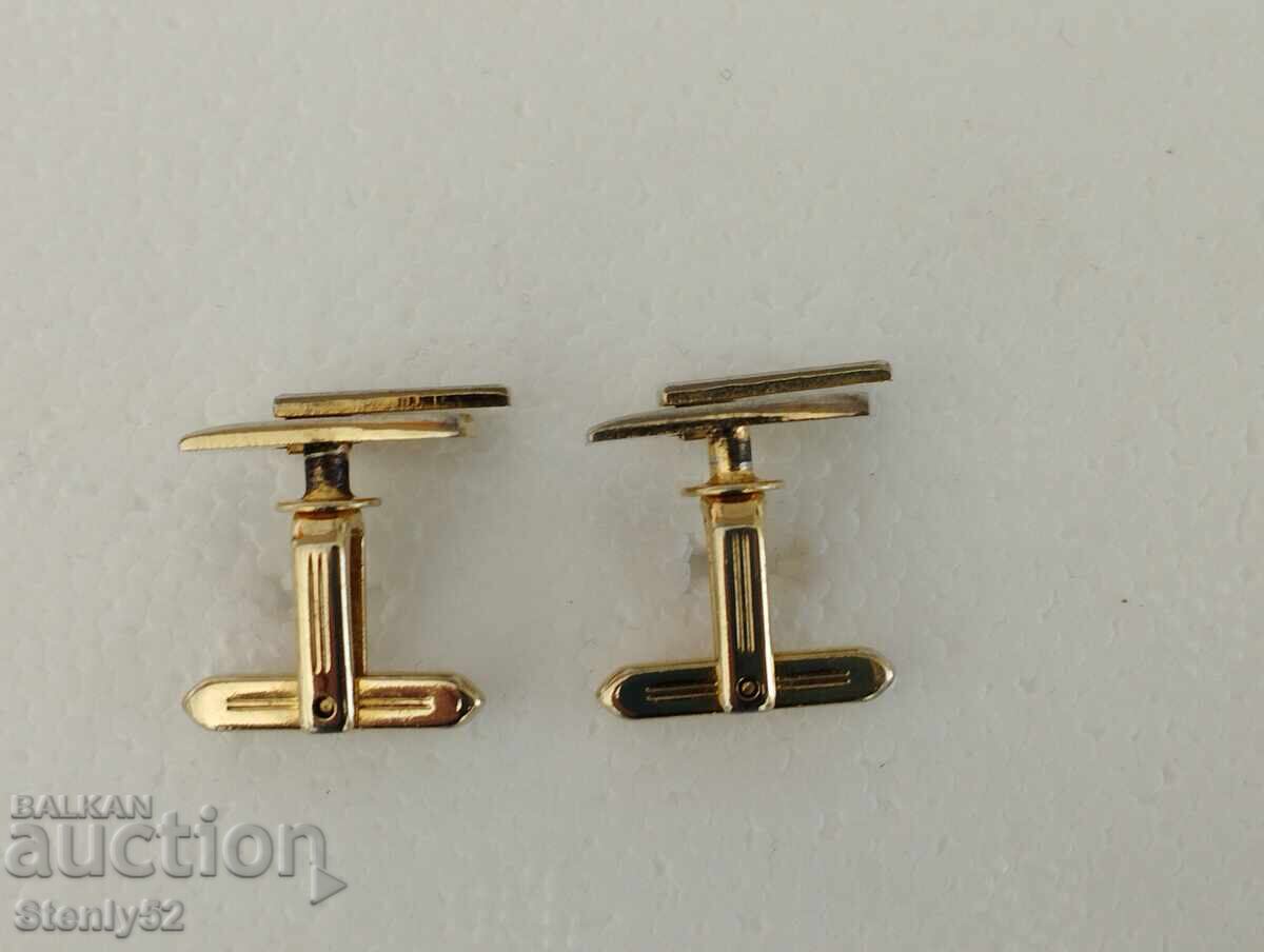 Old cufflinks, anklets with the letter V. with price 8.00 BGN | € 4.09 Old cufflinks, anklets with the letter V. with price 8.00 BGN | € 4.09