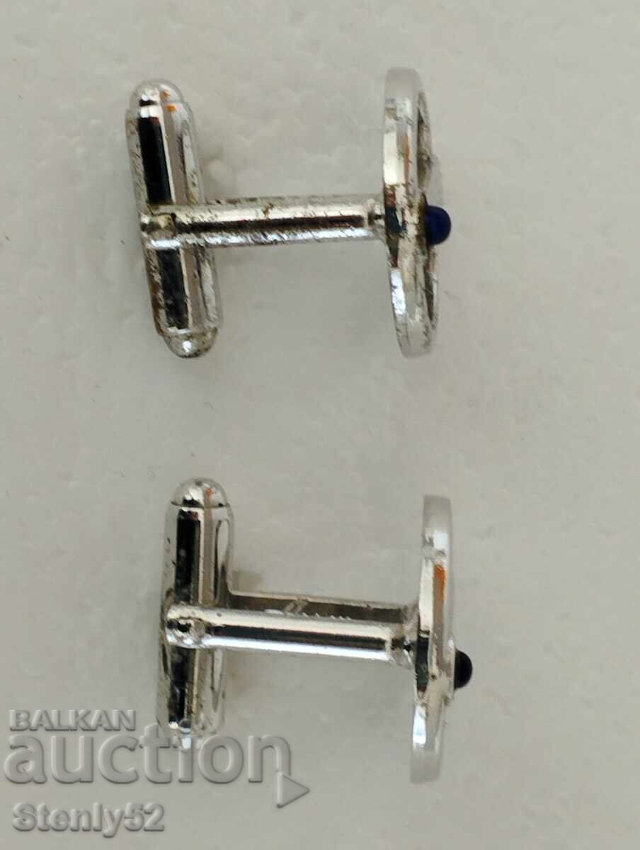 Παλιά μανικετόκουμπα, ποδαράκια με βότσαλο με τιμή 10.00 BGN | € 5.11 Παλιά μανικετόκουμπα, ποδαράκια με βότσαλο με τιμή 10.00 BGN | € 5.11